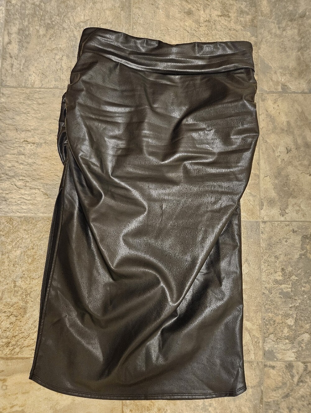 Halara Black High Waisted Tummy Control Ruched Curve Hem Skirt - Picture 8 of 13